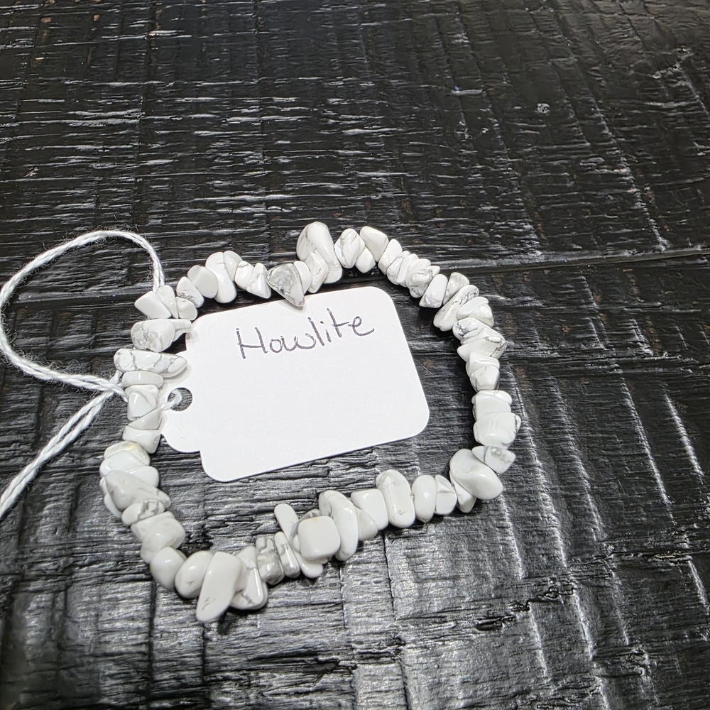 Howlite Chip Stretch Bracelet - White Marble Stone